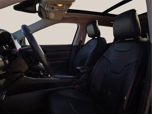 Used 2022 Jeep Compass Trailhawk w/ Trailhawk Elite Group image 12