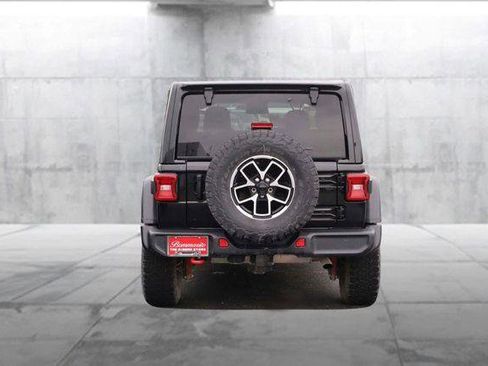 Used 2025 Jeep Wrangler Unlimited Rubicon AWD/4WD image 6