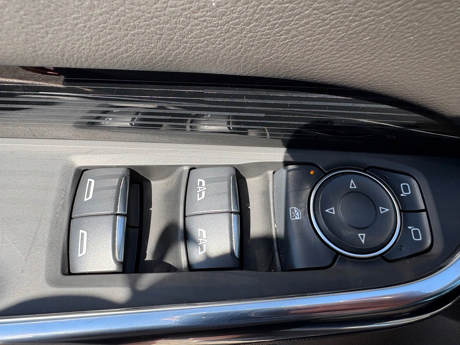 Used 2024 Cadillac XT4 Luxury FWD image 16
