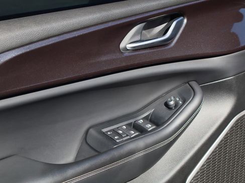 Used 2022 Jeep Grand Cherokee L Laredo image 19