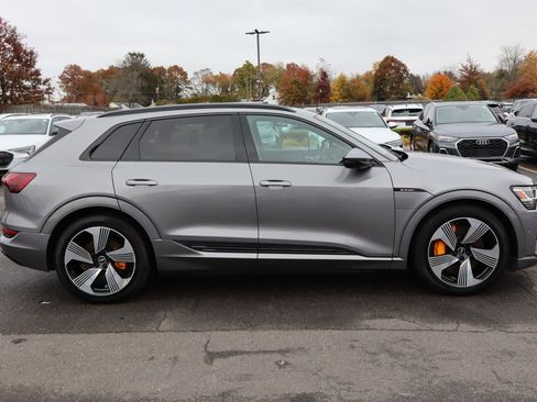 Used 2022 Audi e-tron Premium Plus w/ Premium Plus Package image 4