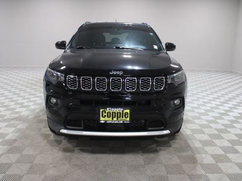 Used 2025 Jeep Compass Limited image 6