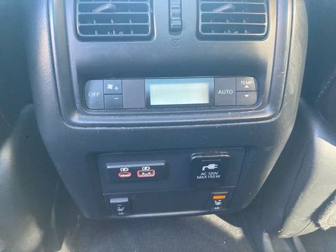 Used 2020 Nissan Pathfinder Platinum image 40