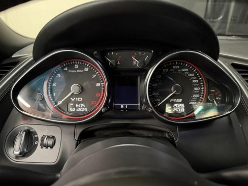 Used 2011 Audi R8 V10 image 16