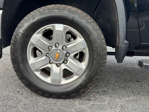 Used 2023 Chevrolet Silverado 2500 LTZ w/ LTZ Plus Package image 9