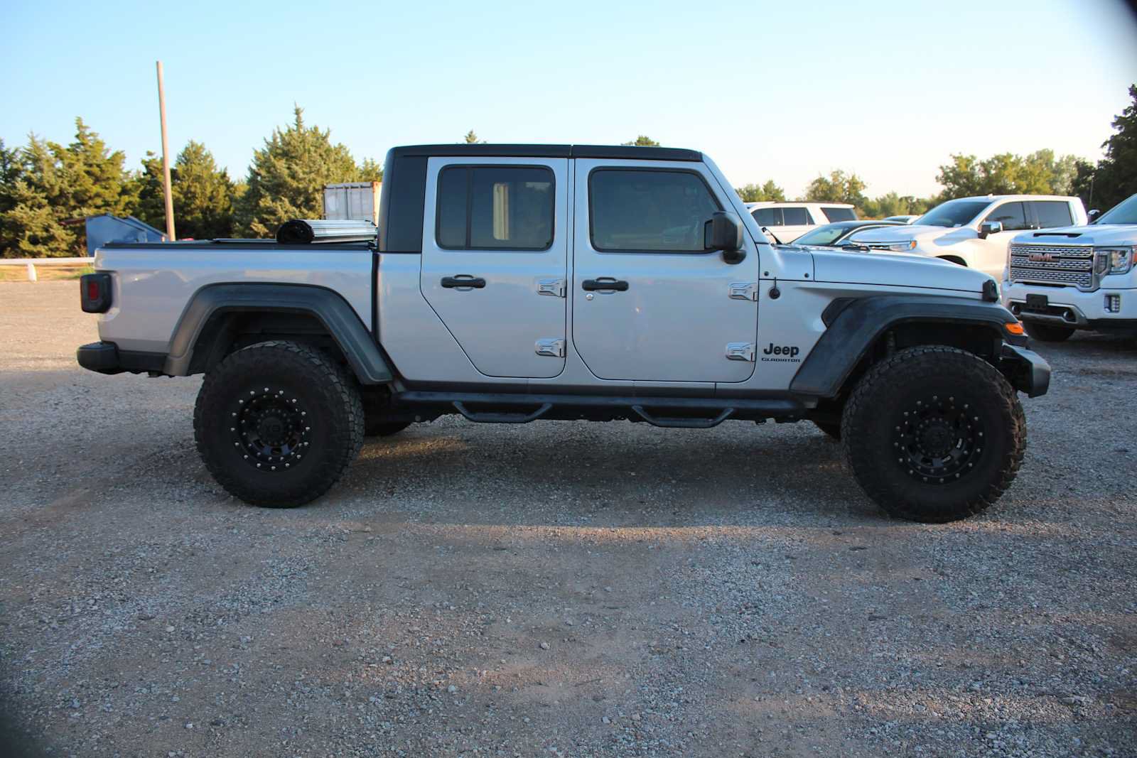 Used 2020 Jeep Gladiator Sport w/ Quick Order Package 24S AWD/4WD image 9