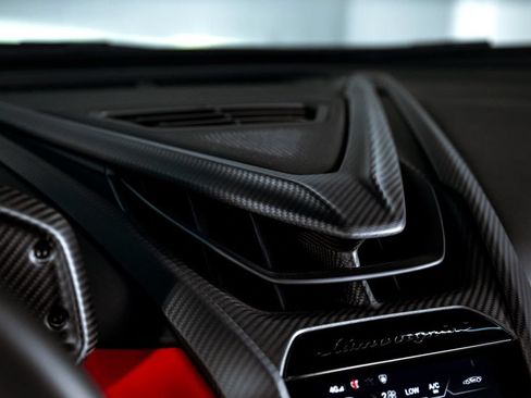 Used 2024 Lamborghini Revuelto AWD/4WD image 41