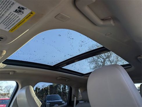 Used 2022 Lincoln Nautilus Reserve w/ Monochromatic Package image 16