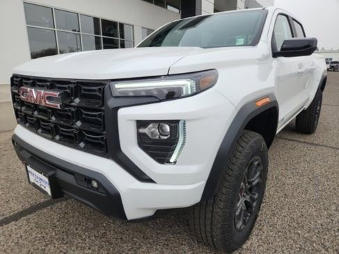 New 2025 GMC Canyon Elevation w/ Convenience Package image 3