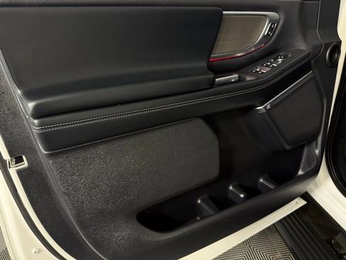 Used 2025 Ford Expedition Platinum w/ Driver's Package image 27