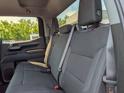 Used 2022 Chevrolet Silverado 1500 LT AWD/4WD image 17