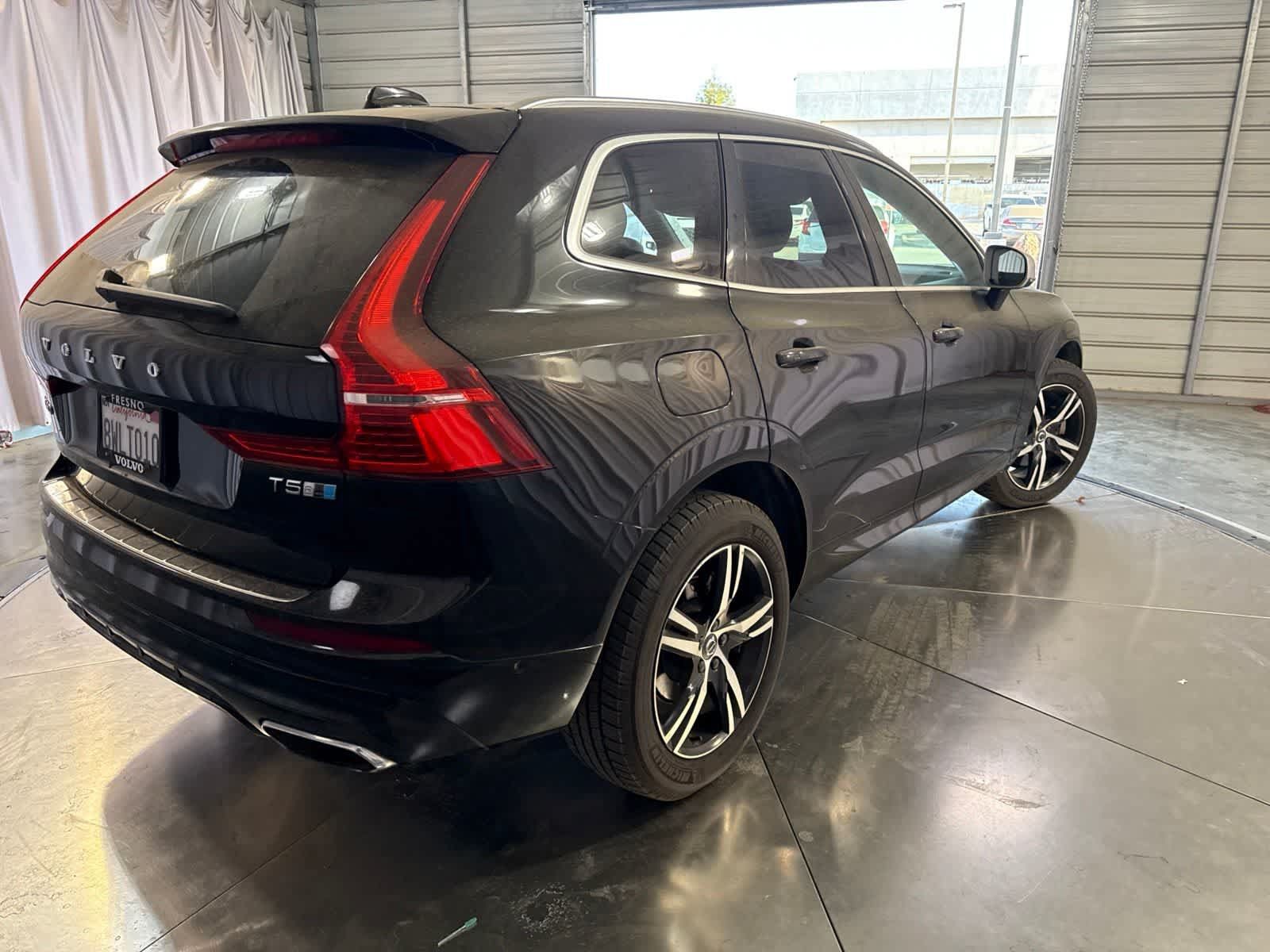 Used 2018 Volvo XC60 T5 R-Design w/ Convenience Package AWD/4WD image 4