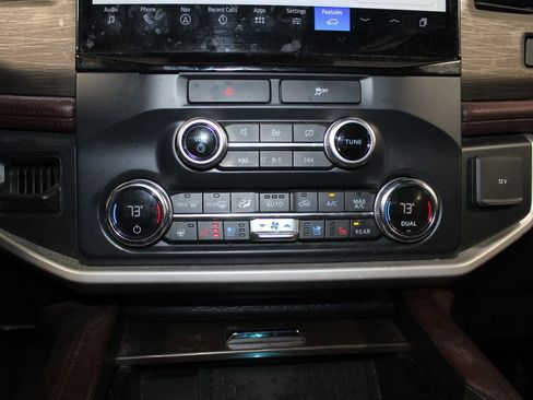 Used 2022 Ford Expedition Max Limited image 34