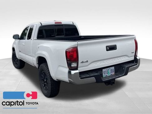 Used 2019 Toyota Tacoma SR5 AWD/4WD image 15
