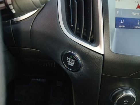 Used 2020 Ford Edge SEL image 34