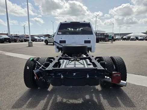 New 2026 Ford F550 4x4 Crew Cab image 9