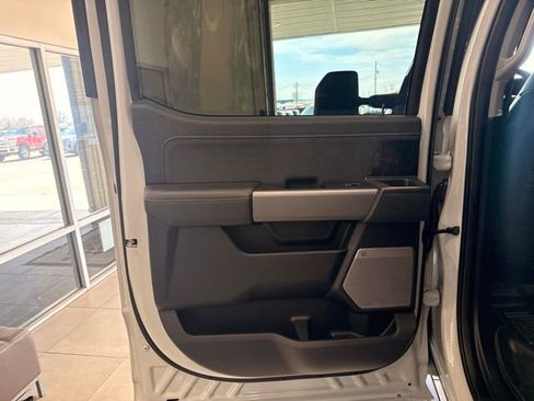 Used 2025 Ford F350 Lariat w/ Lariat Ultimate Package AWD/4WD image 15