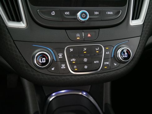 Used 2022 Chevrolet Malibu LT FWD image 23