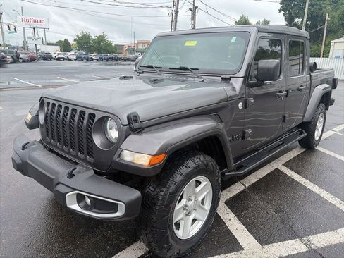 Used 2021 Jeep Gladiator Sport AWD/4WD image 3