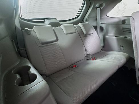 Used 2018 Toyota Highlander LE image 31