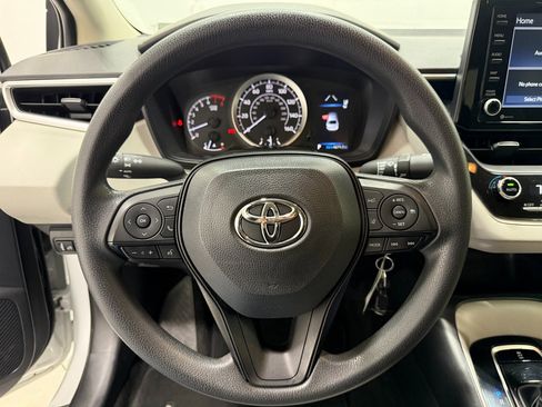 Used 2022 Toyota Corolla LE w/ Carpet Mat Package (TMS) image 25