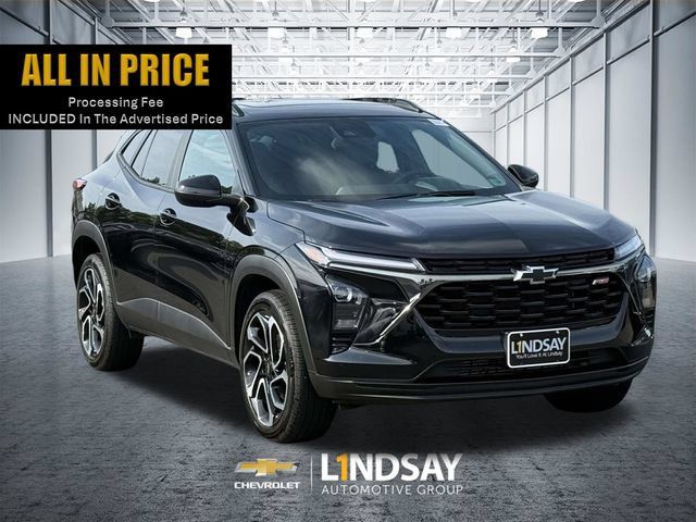 Used 2025 Chevrolet Trax RS w/ Sunroof Package FWD image 1