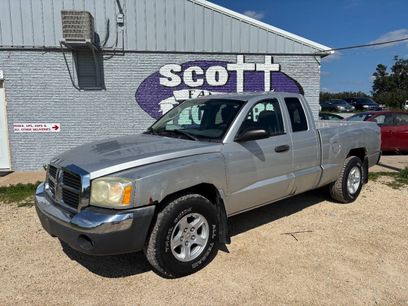 Used 2005 Dodge Dakota SLT