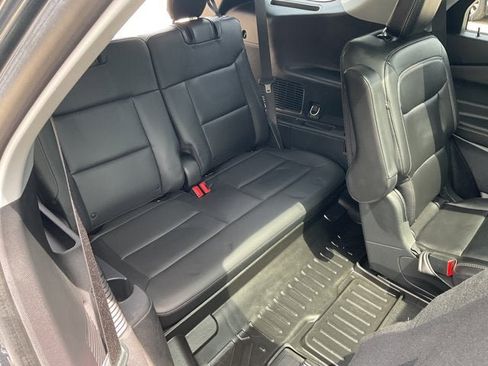Certified 2022 Ford Explorer XLT w/ Equipment Group 202A AWD/4WD image 36