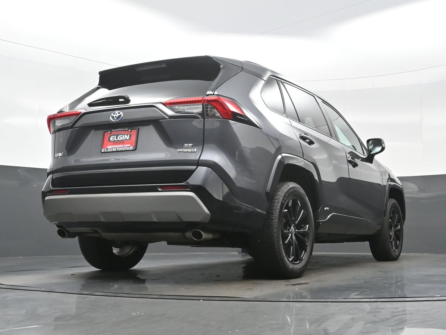 Used 2022 Toyota RAV4 SE w/ Convenience Package AWD/4WD image 32