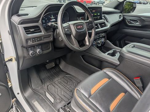 Used 2024 GMC Yukon AT4 AWD/4WD image 10