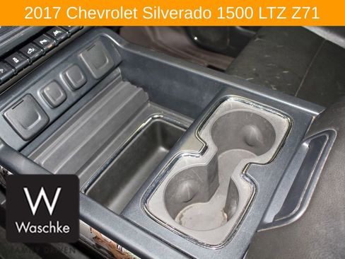 Used 2017 Chevrolet Silverado 1500 LTZ Z71 w/ Realtree Edition image 32