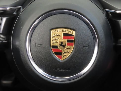 Certified 2022 Porsche Macan AWD/4WD image 20