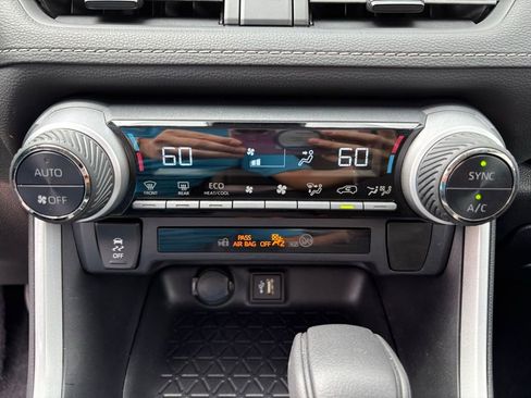 Used 2024 Toyota RAV4 XLE image 23