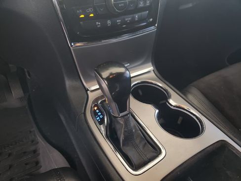 Used 2020 Jeep Grand Cherokee Altitude RWD image 18