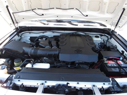 Used 2014 Toyota FJ Cruiser 4WD w/ Upgrade Package image 35