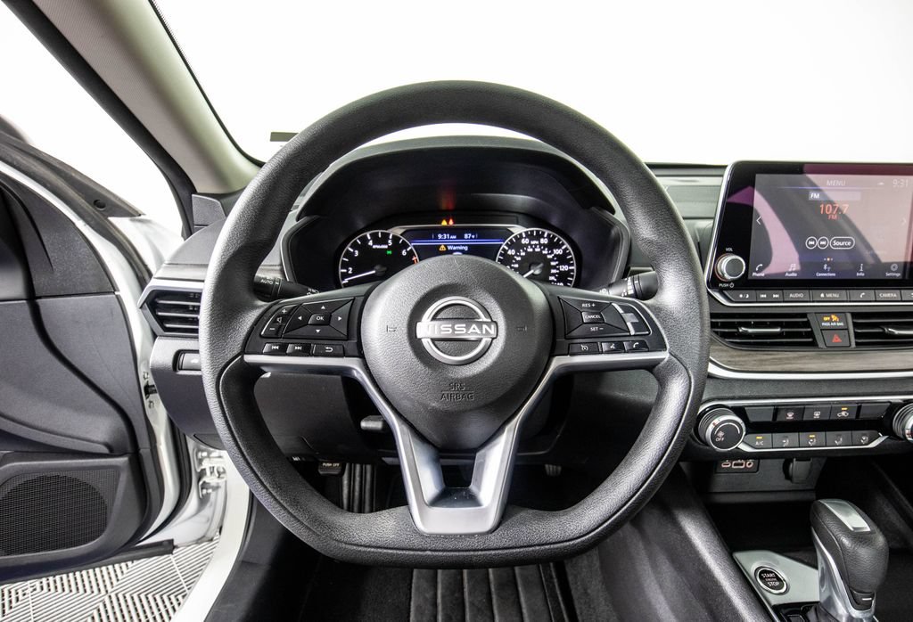 Used 2025 Nissan Altima 2.5 SV FWD image 20