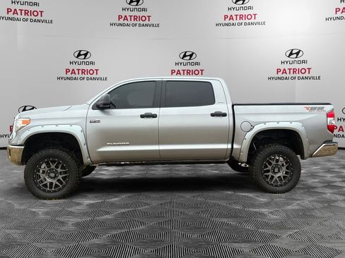 Used 2017 Toyota Tundra SR5 w/ SR5 Upgrade Package image 6