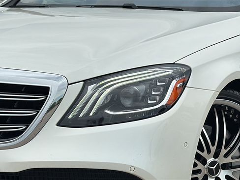 Used 2019 Mercedes-Benz S 560 Sedan image 4