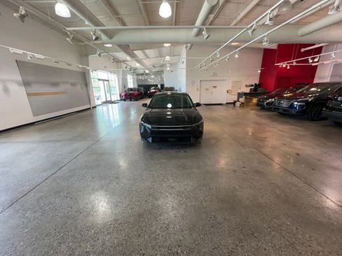Used 2025 Kia K4 FWD image 14