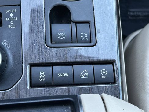 Certified 2022 Toyota Highlander Platinum image 33