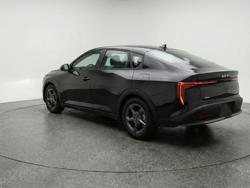 Used 2025 Kia K4 LXS image 6