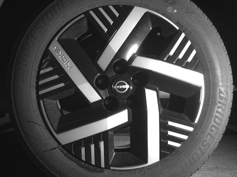 Used 2025 Nissan Kicks SV image 14