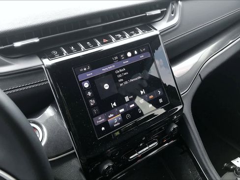 Used 2021 Jeep Grand Cherokee L Laredo w/ Luxury Tech Group I image 34