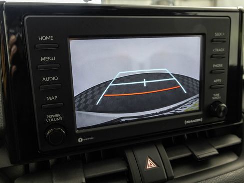 Used 2022 Toyota RAV4 LE AWD/4WD image 8