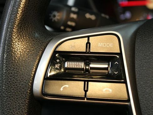 Used 2020 Kia Sorento L FWD image 22