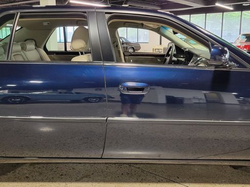 Used 2008 Cadillac DTS FWD image 37