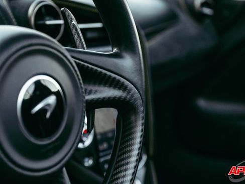 Used 2020 McLaren 720S Performance RWD image 23