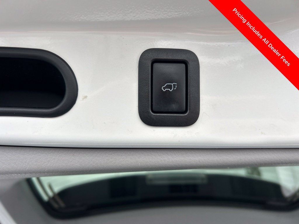 Used 2016 Toyota Highlander Limited Platinum FWD image 20