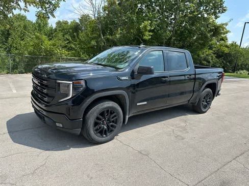 Used 2024 GMC Sierra 1500 Elevation AWD/4WD image 2