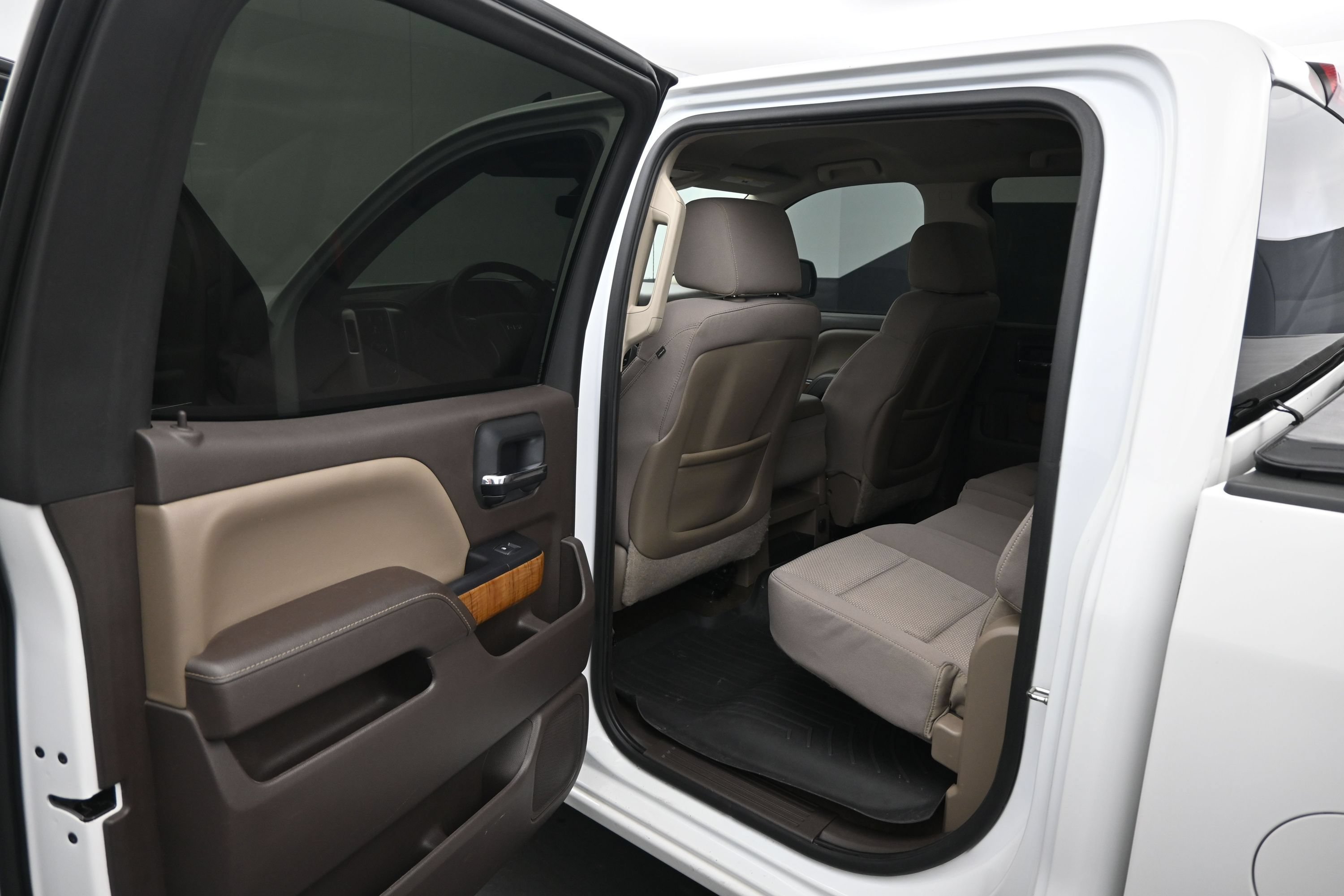 Used 2015 GMC Sierra 1500 SLE w/ SLE Value Package AWD/4WD image 17